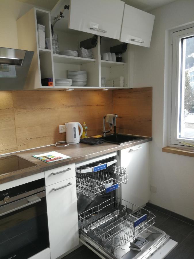 Haus Rhaetikon 1. Og, Links Apartman Davos Kültér fotó
